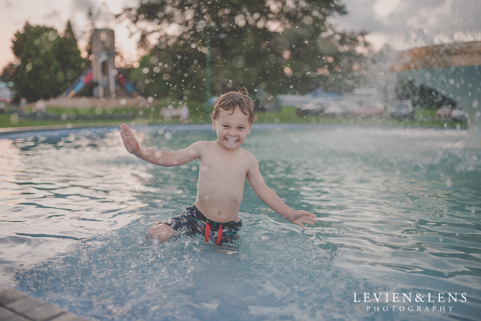splash boy in fountain {Auckland-Hamilton-Tauranga lifestyle kids photographer}
