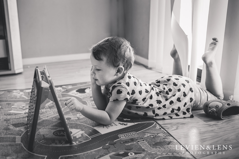 girl in living room {Auckland lifestyle family-kids photographer}