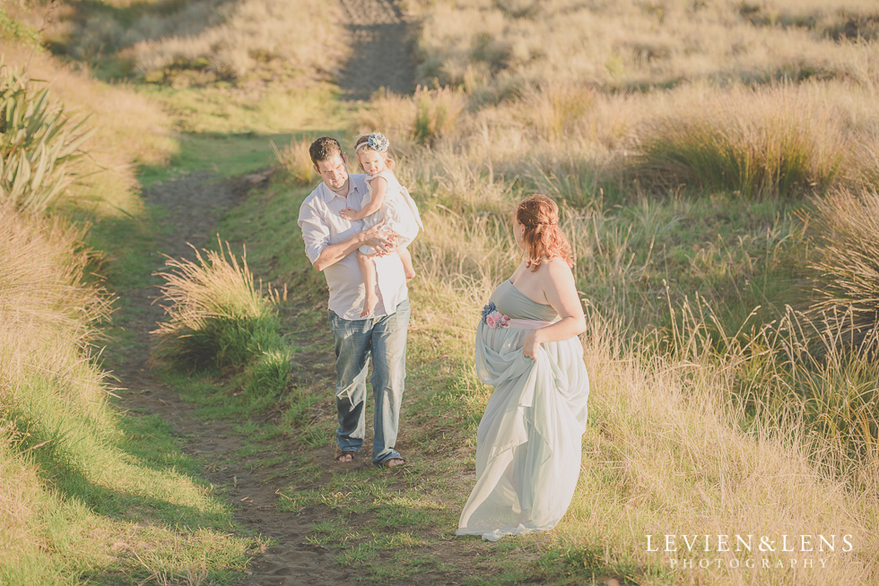 lifestyle moments Beach maternity {Auckland-Hamilton-Tauranga lifestyle wedding-couples-engagement photographer}