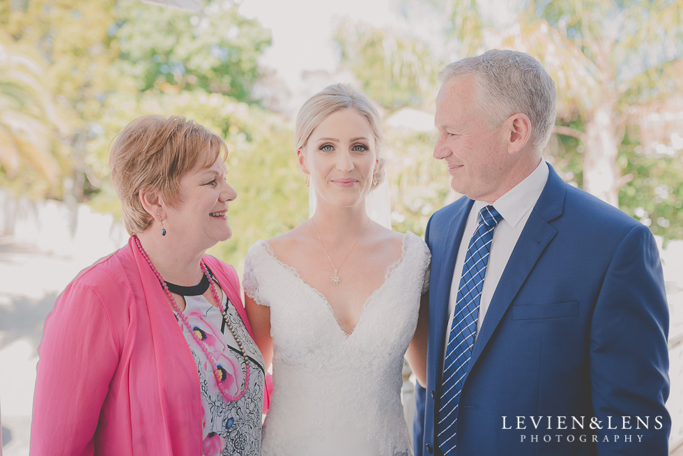 bride with parents bride getting ready Kaurilands Estate {Auckland wedding photographer}