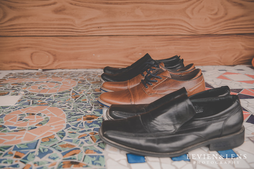 groom getting ready {Northland wedding photographer}