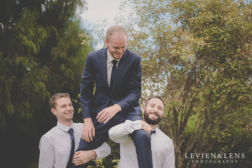 groom getting ready {Northland wedding photographer}