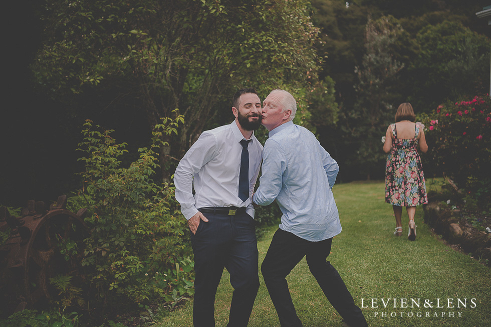 groom getting ready {Northland wedding photographer}