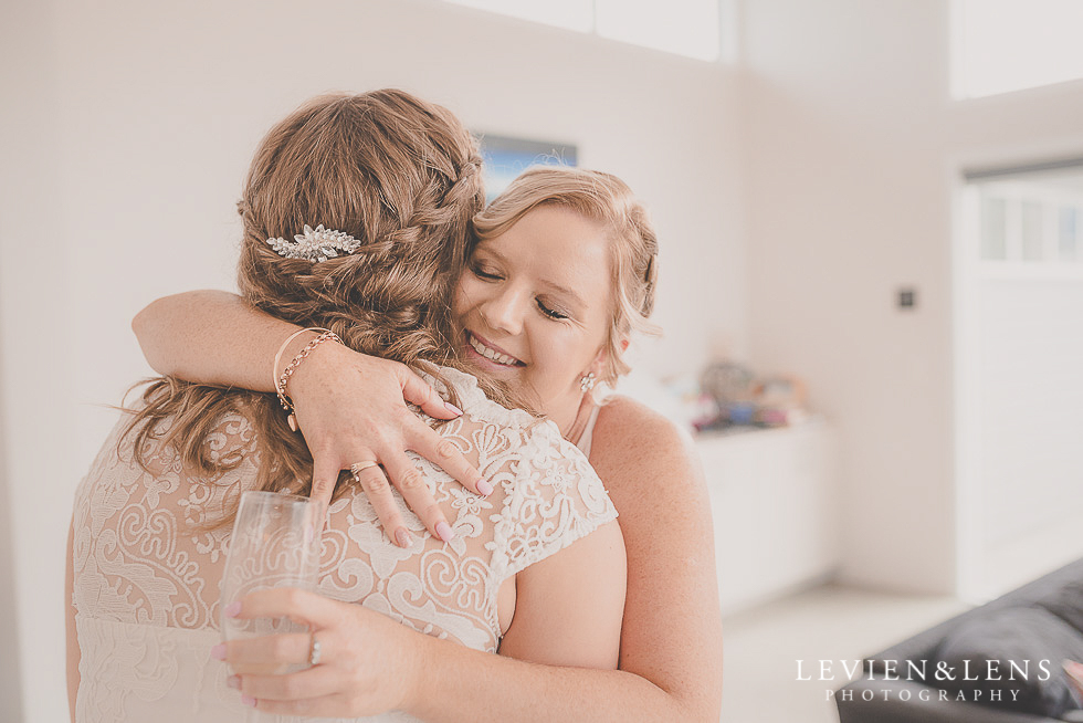 bride getting ready {Northland-Auckland-Waikato wedding photographer}