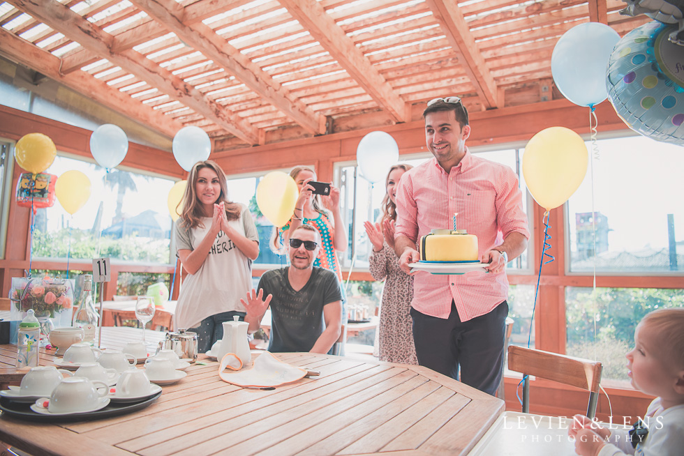 cake Butterfly Creek Minions birthday party {Auckland NZ event photographer} Nazar 1 year old