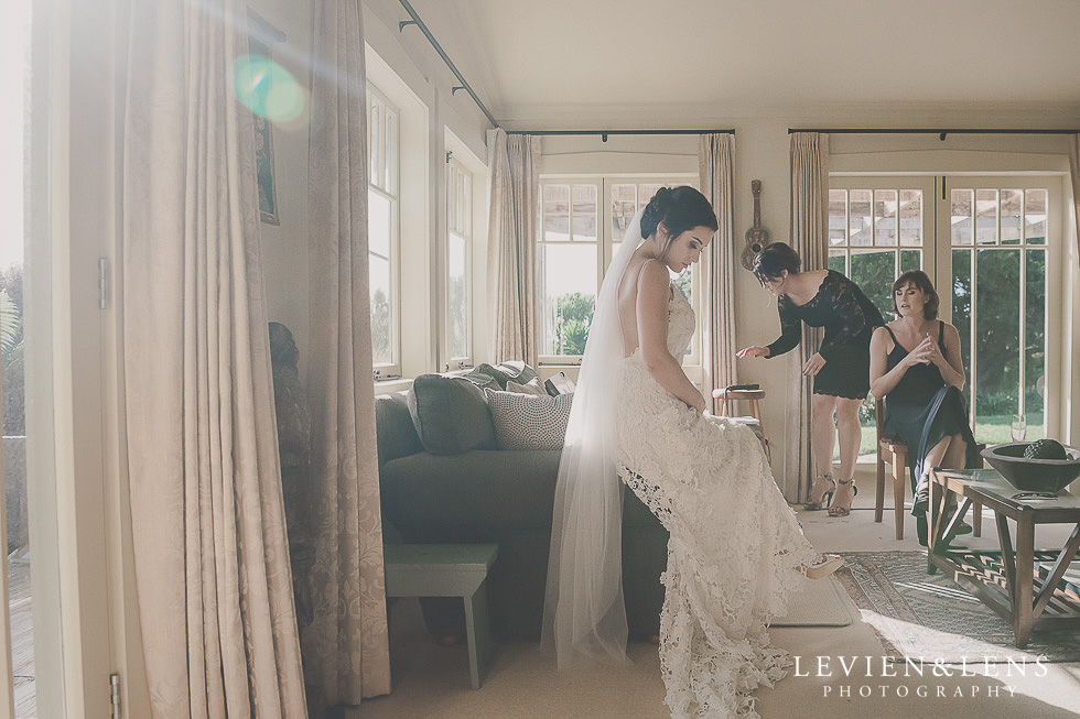 bride getting ready St Margarets Cafe - Karaka {Auckland lifestyle wedding photographer}