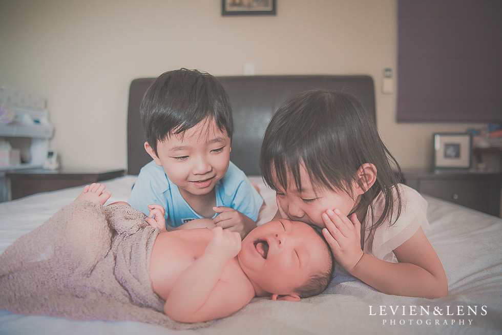 kids on bed - in home session {Hamilton NZ lifestyle family-newborn-kids photographer}