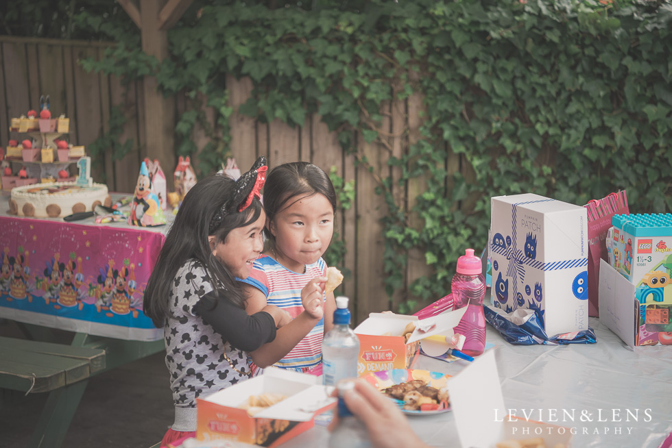 girls - Rainbows End birthday party {Auckland lifestyle event-family-kids photographer}