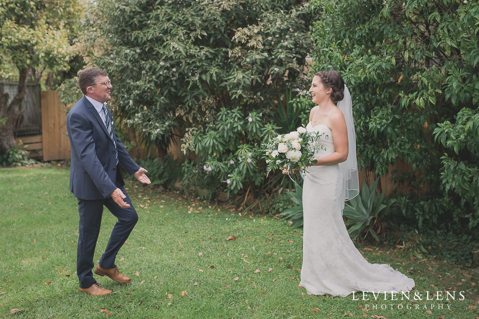 bride and her father {Auckland-Hamilton-Tauranga wedding photographer}