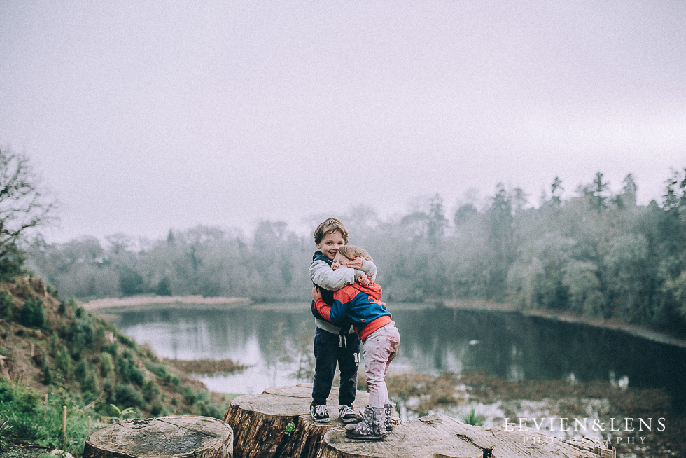 kids at the lake Cambridge NZ {Hamilton - Waikato lifestyle photographer}