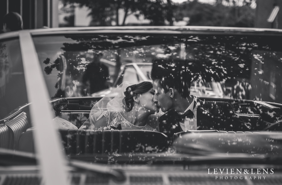 kiss in car - est wedding photos {Auckland-Hamilton New Zealand couples photographer}