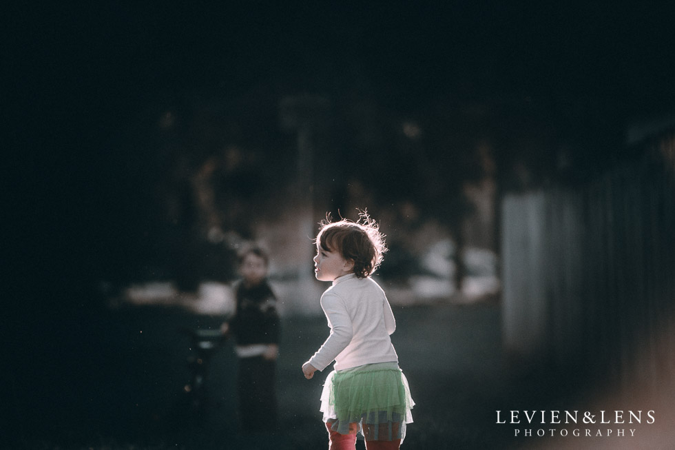 girl running - rim light August {Hamilton-Taupo lifestyle wedding photographer}