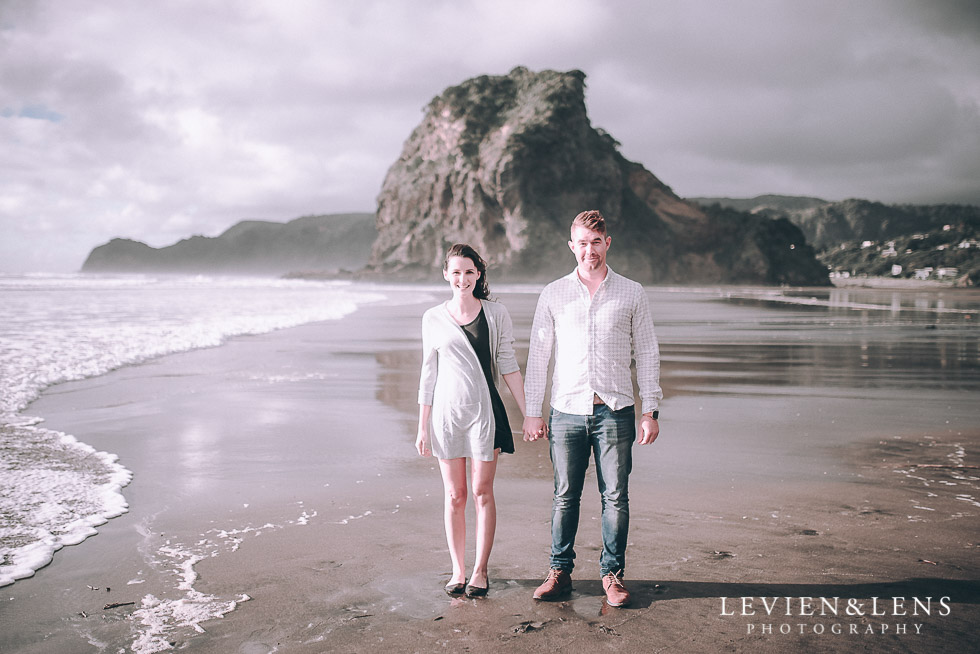 Piha Beach couples photo shoot {Auckland wedding-engagement photographer NZ}