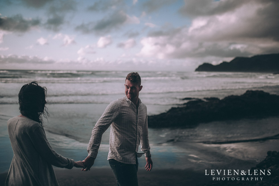 follow me - Piha Beach couples photo shoot {Auckland wedding-engagement photographer NZ}