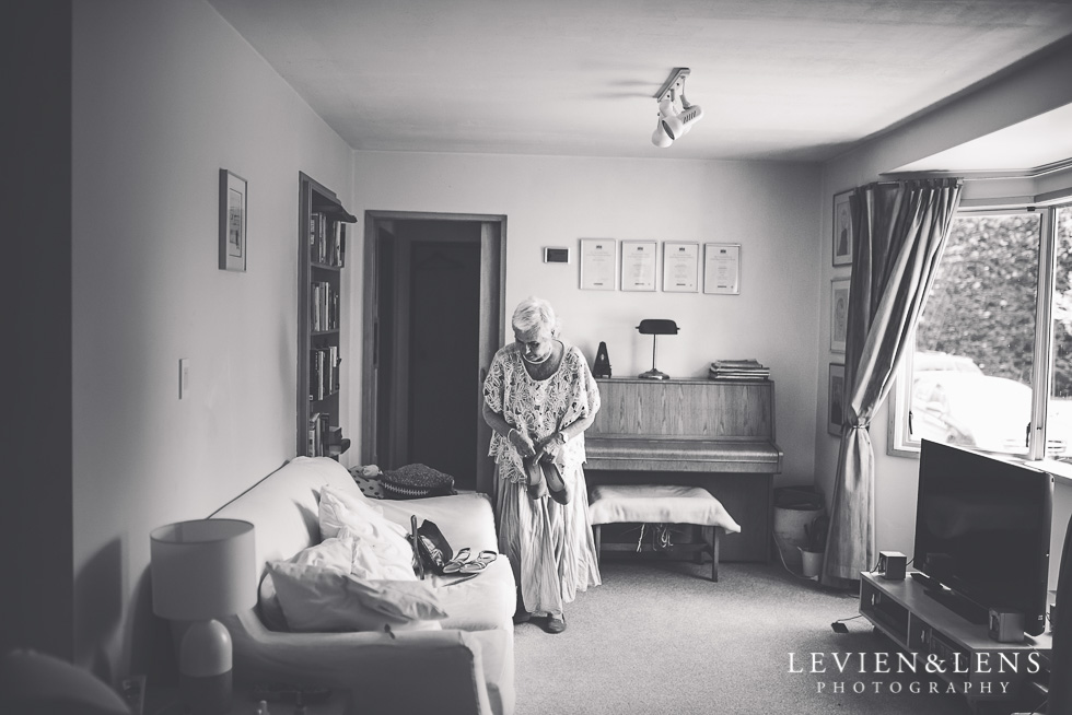 grandmother getting ready {Tauranga wedding photographer}