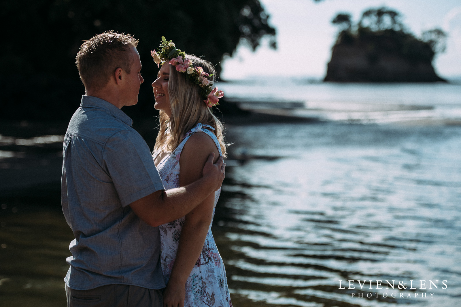 Pre-wedding engagement beach photo shoot {Auckland weddings photographers}