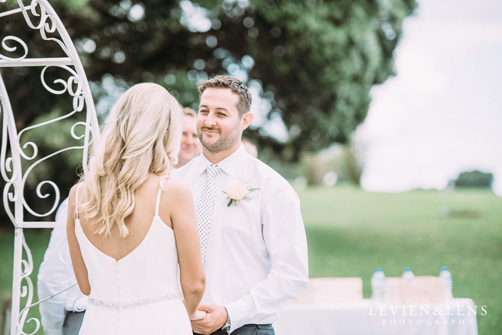 Beach wedding {Auckland - New Zealand destination weddings photographer} 