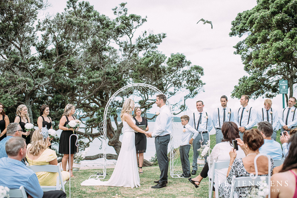 Beach wedding {Auckland - New Zealand destination weddings photographer} 
