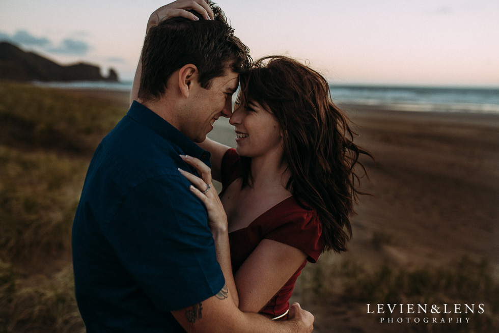 Bethells Beach engagement-couples photo shoot {Auckland wedding photographer}