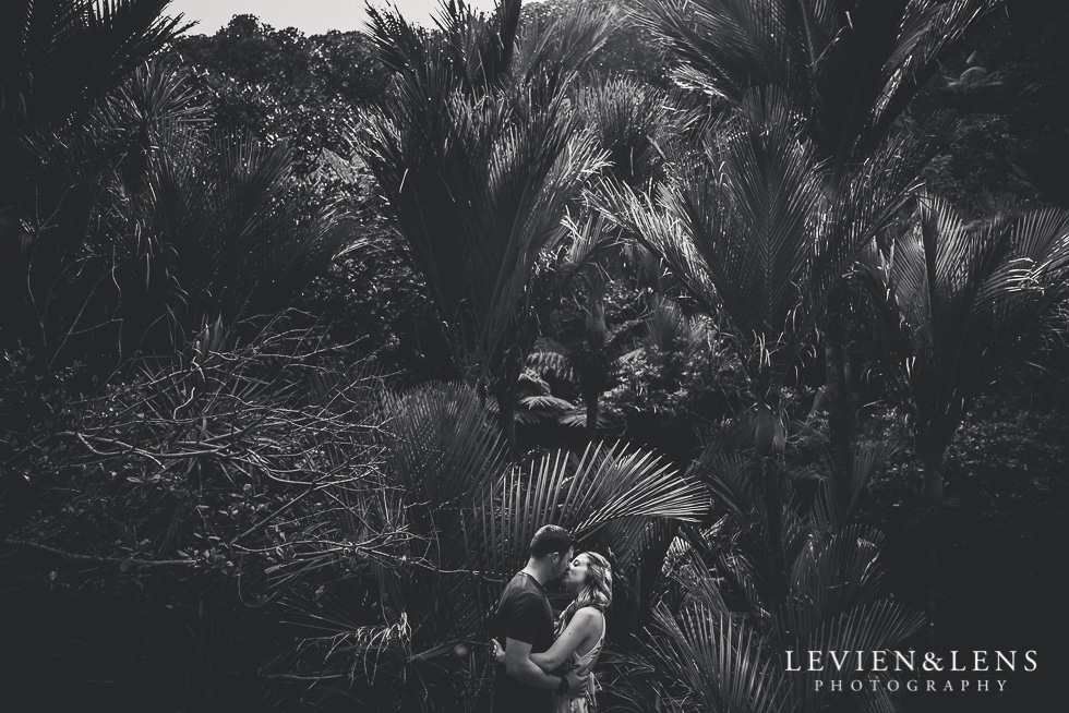 Pre-wedding engagement session on Karekare Beach {Auckland wedding photographers}