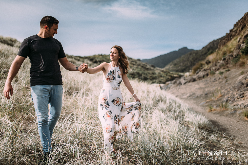 Pre-wedding engagement session on Karekare Beach {Auckland wedding photographers}