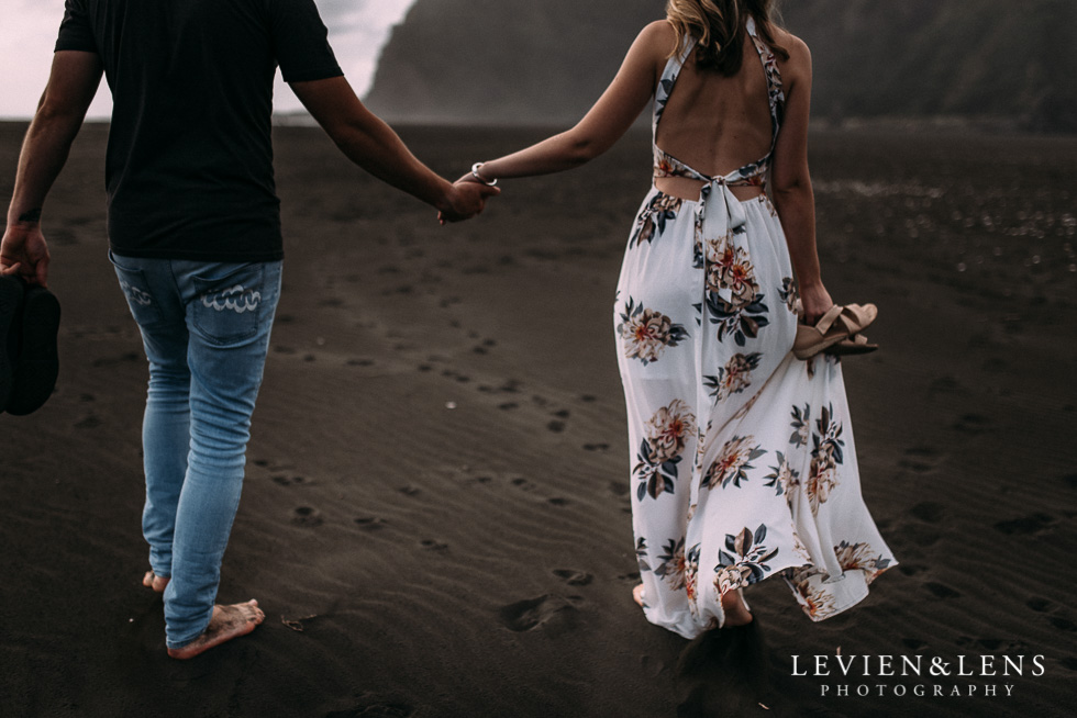 Pre-wedding engagement session on Karekare Beach {Auckland wedding photographers}