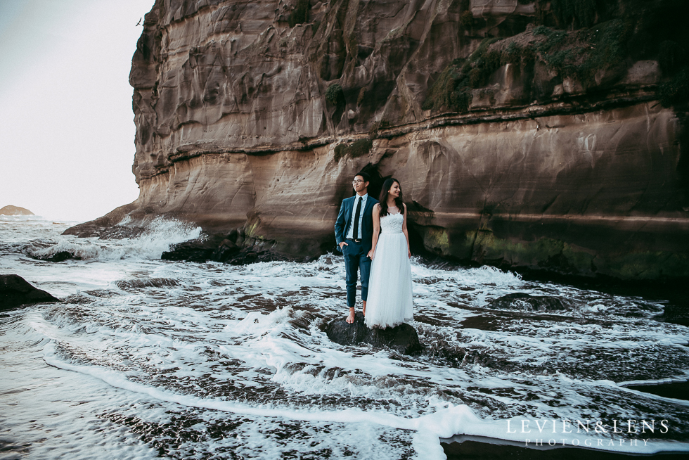 Pre-wedding engagement photo shoot - Muriwai Beach {Auckland wedding photographer}