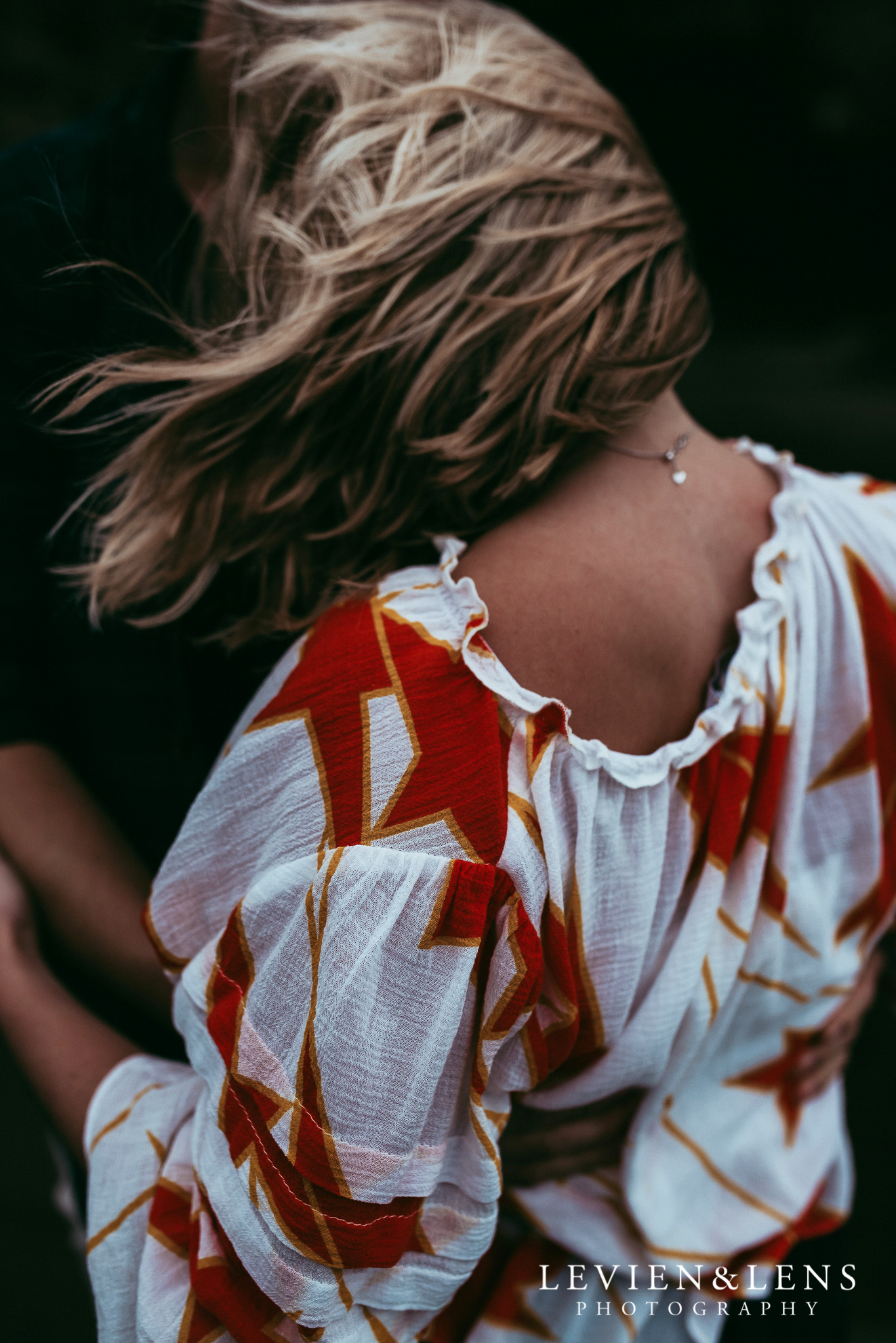 Piha beach pre-wedding engagement session {Auckland weddings photographer}