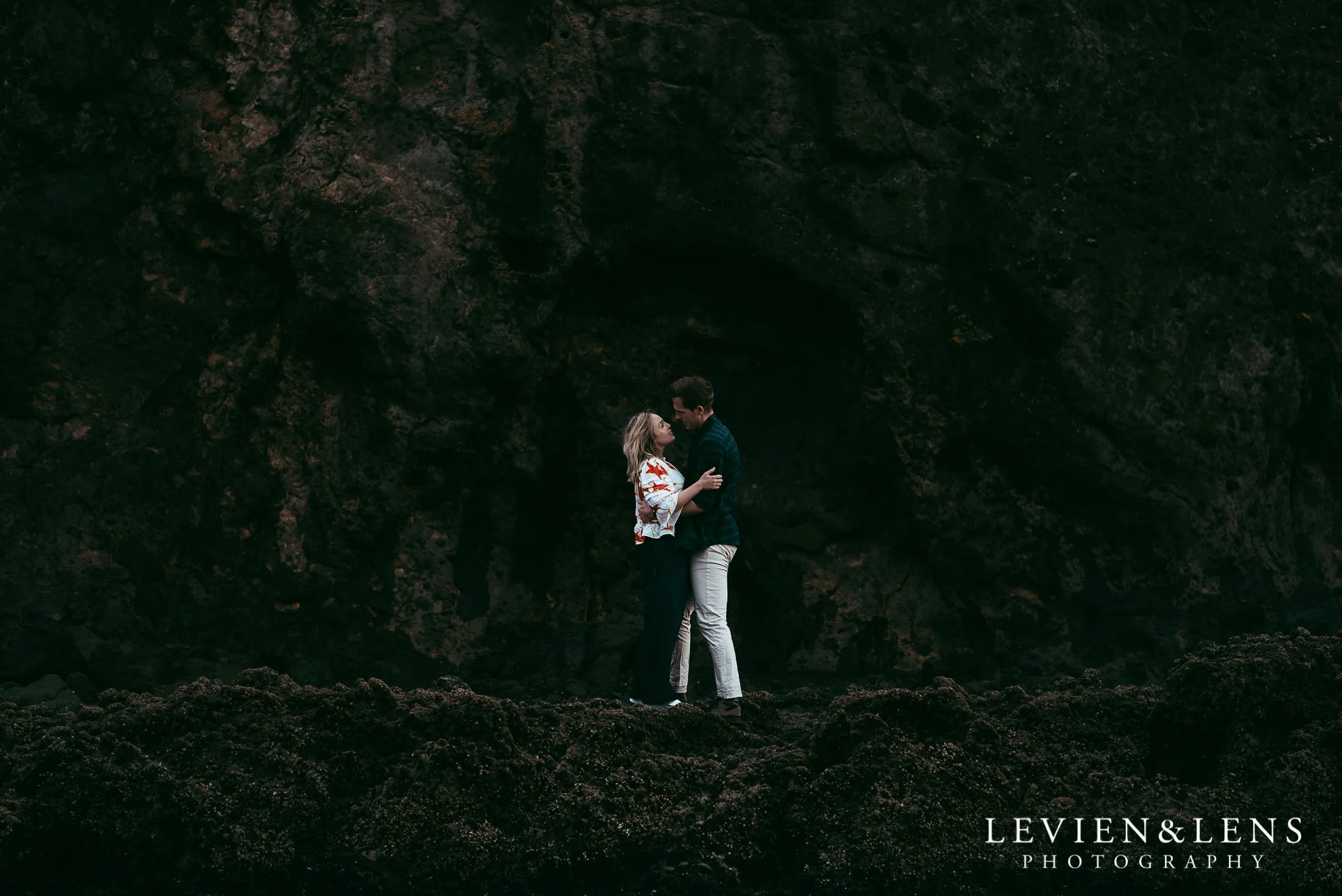 Piha beach pre-wedding engagement session {Auckland weddings photographer}