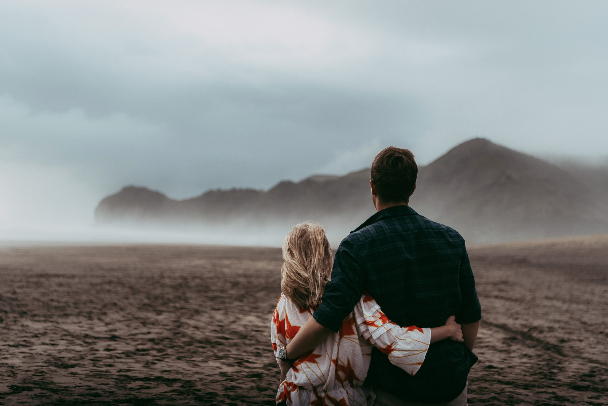 Piha beach engagement pre-wedding session {Auckland weddings photographers}