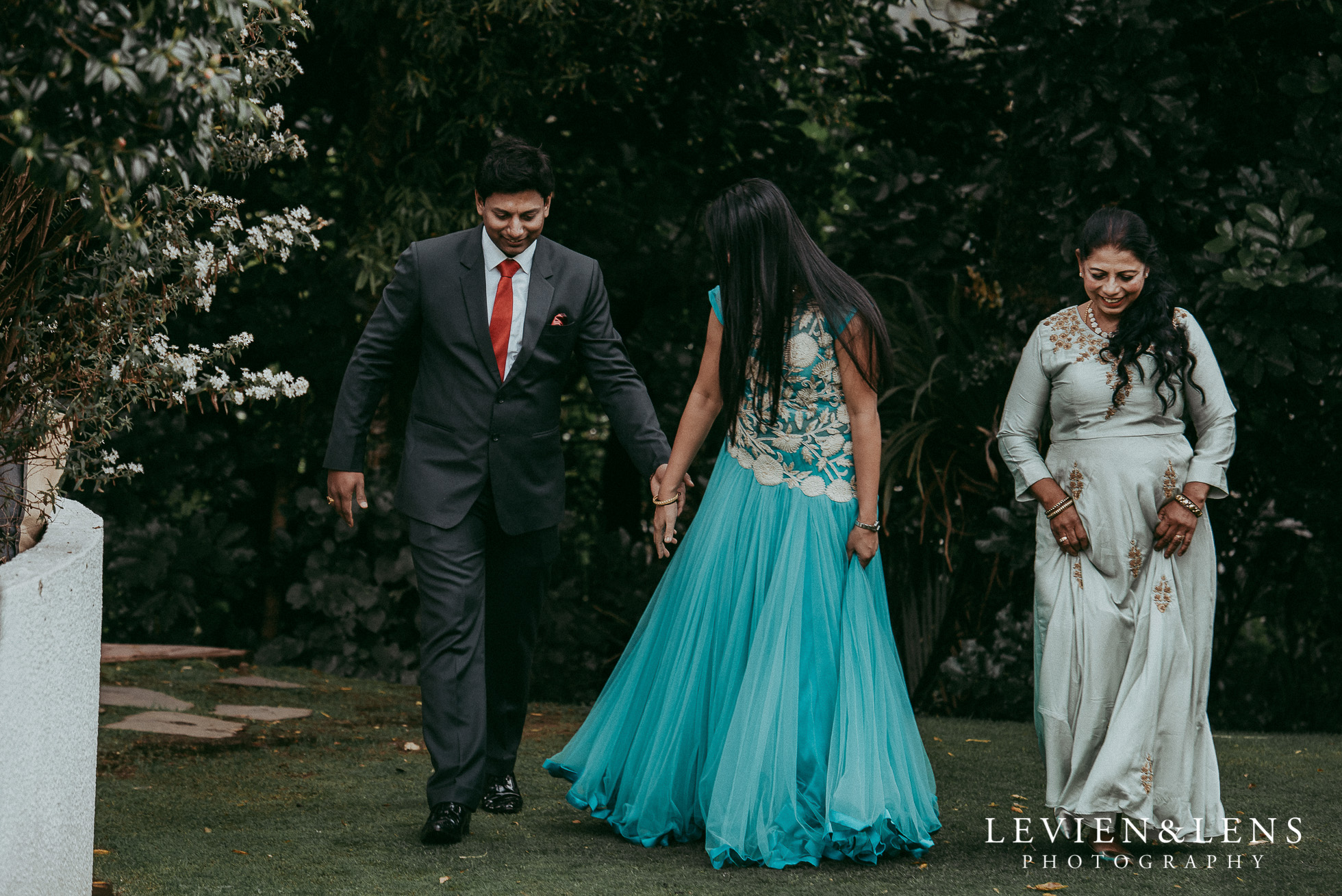 Waitakere Estate - West Auckland wedding {New Zealand weddings photographers}