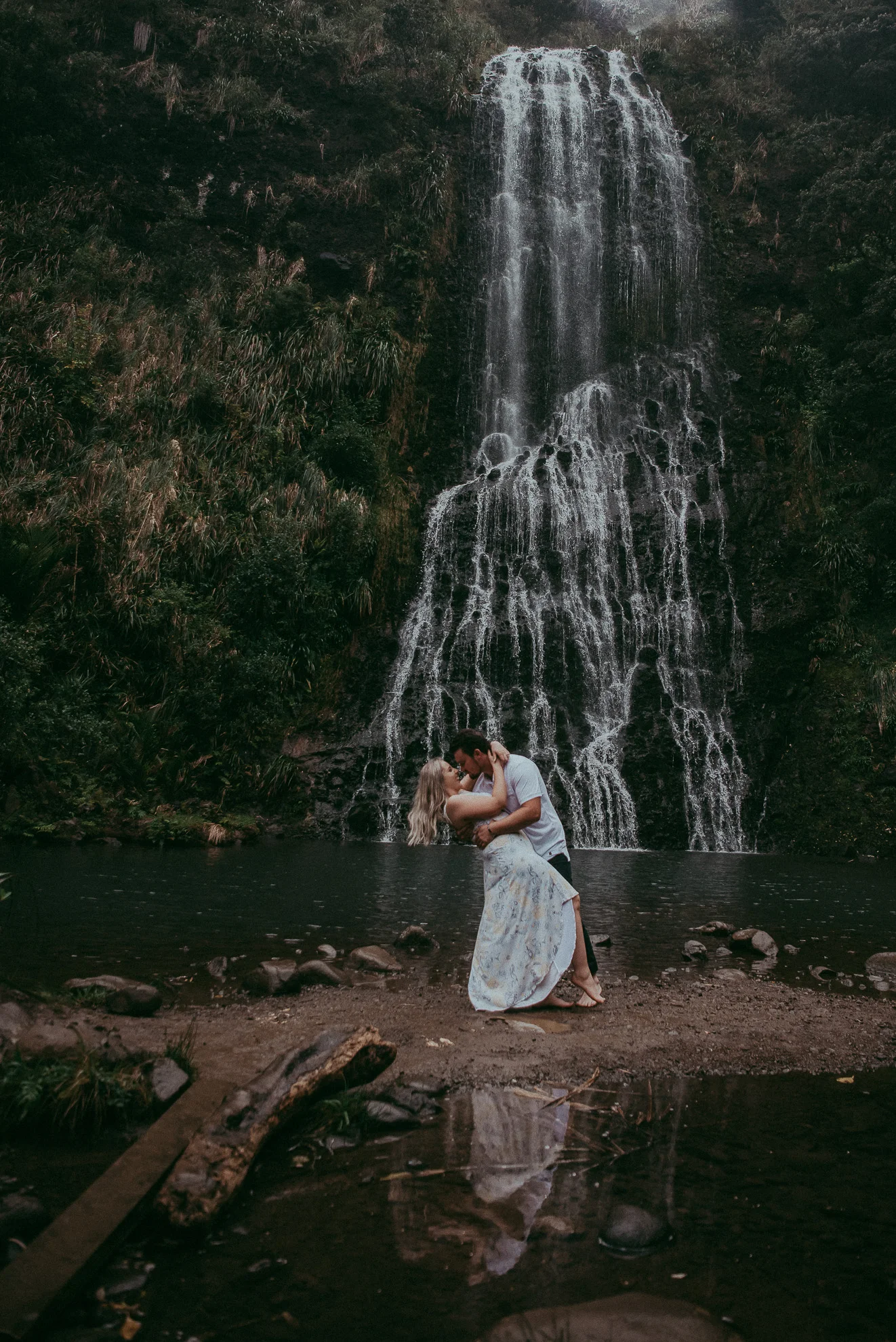Karekare Falls pre-wedding photo shoot {Auckland weddings photographers}