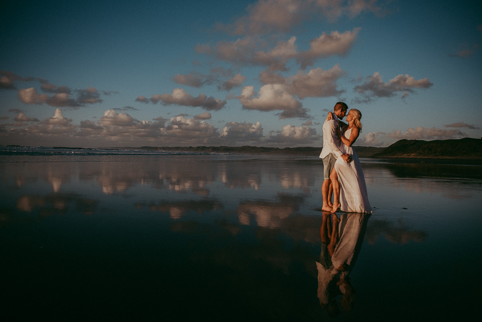 beach couples photography {Auckland engagement-wedding photographer}