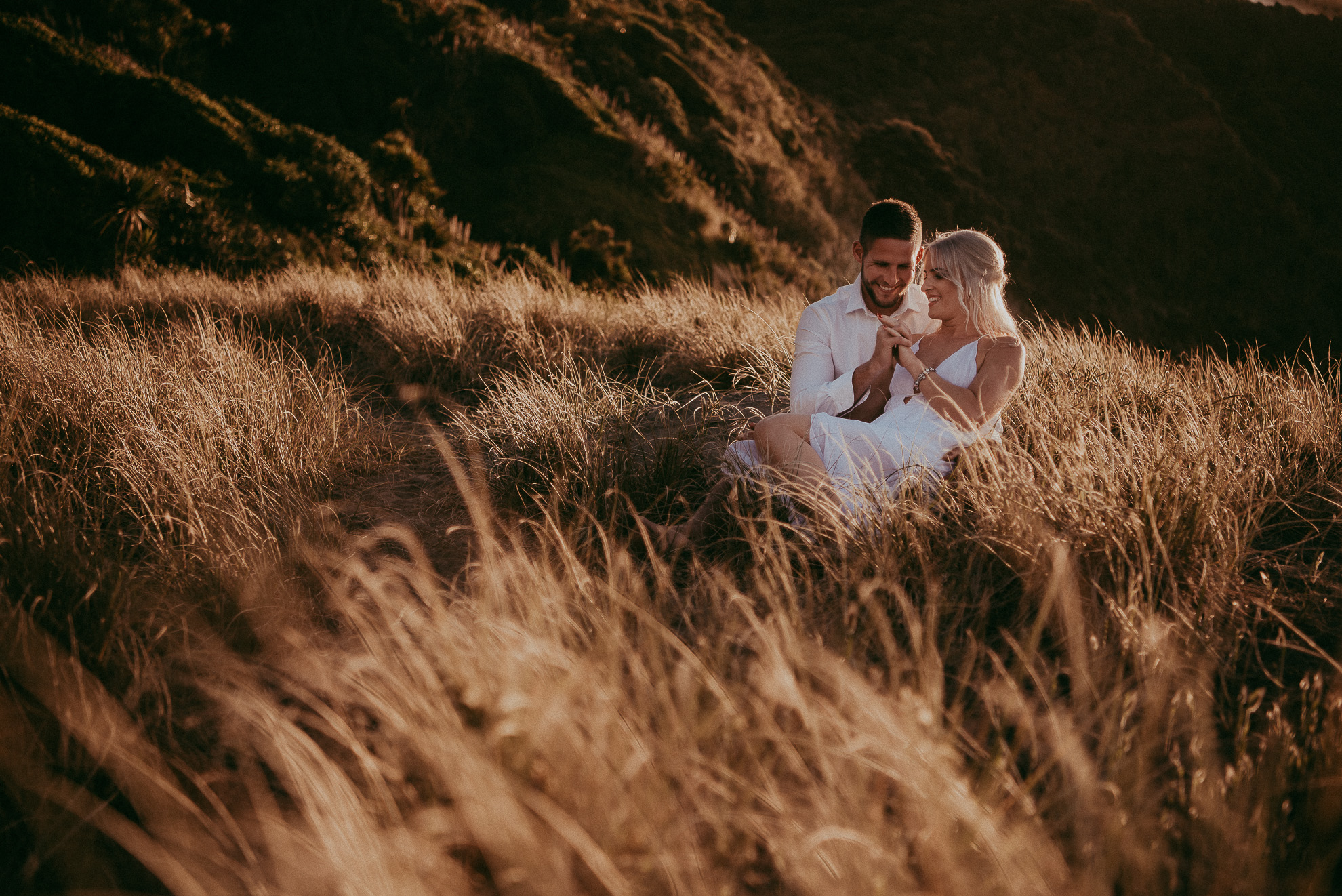 Raglan Beach pre-wedding engagement photo shoot {Auckland - Waikato wedding photographer}