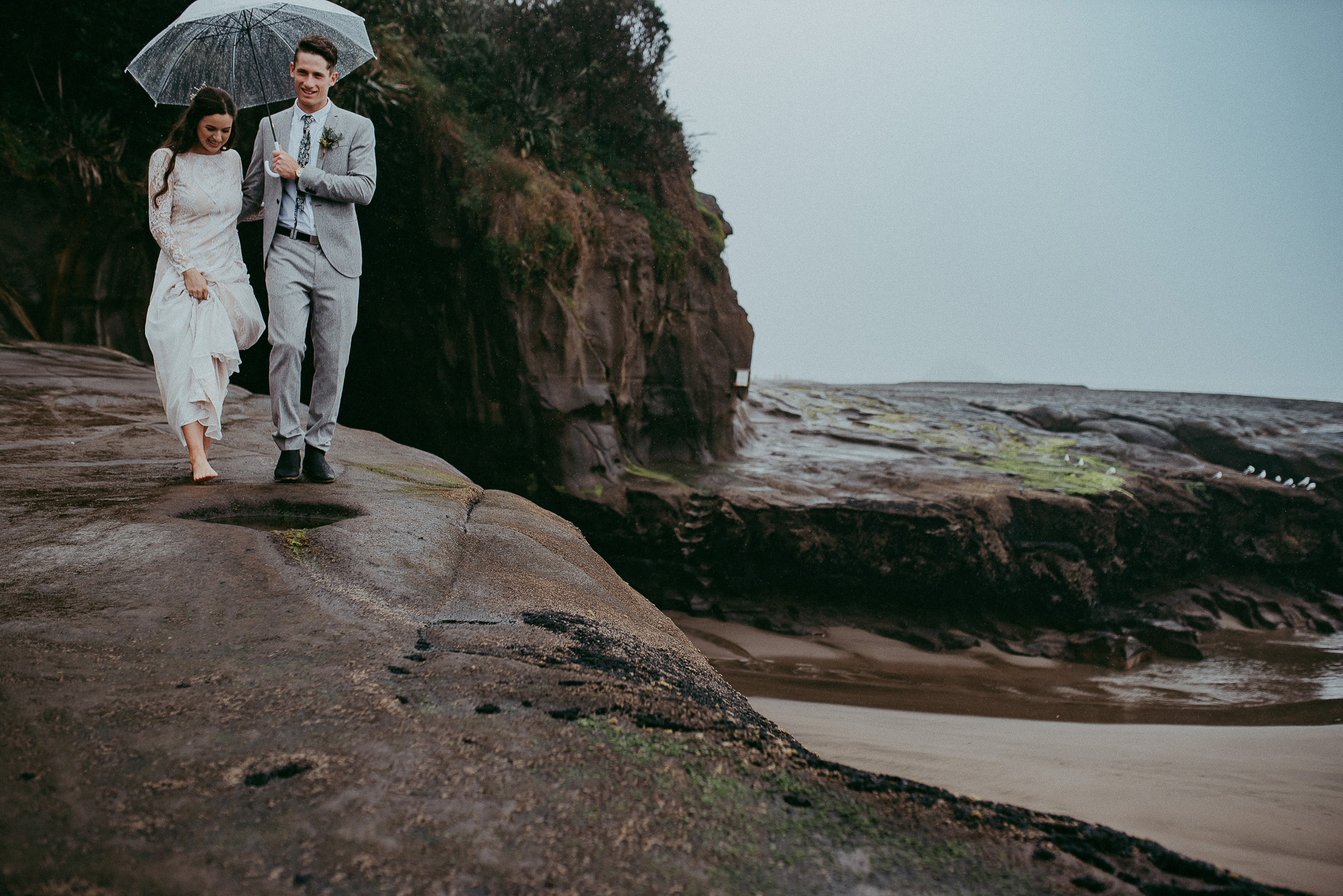 The Hunting Lodge - Muriwai Beach - Kumeu wedding - HU's Art Farm {Weddings photographers in West Auckland, New Zealand}