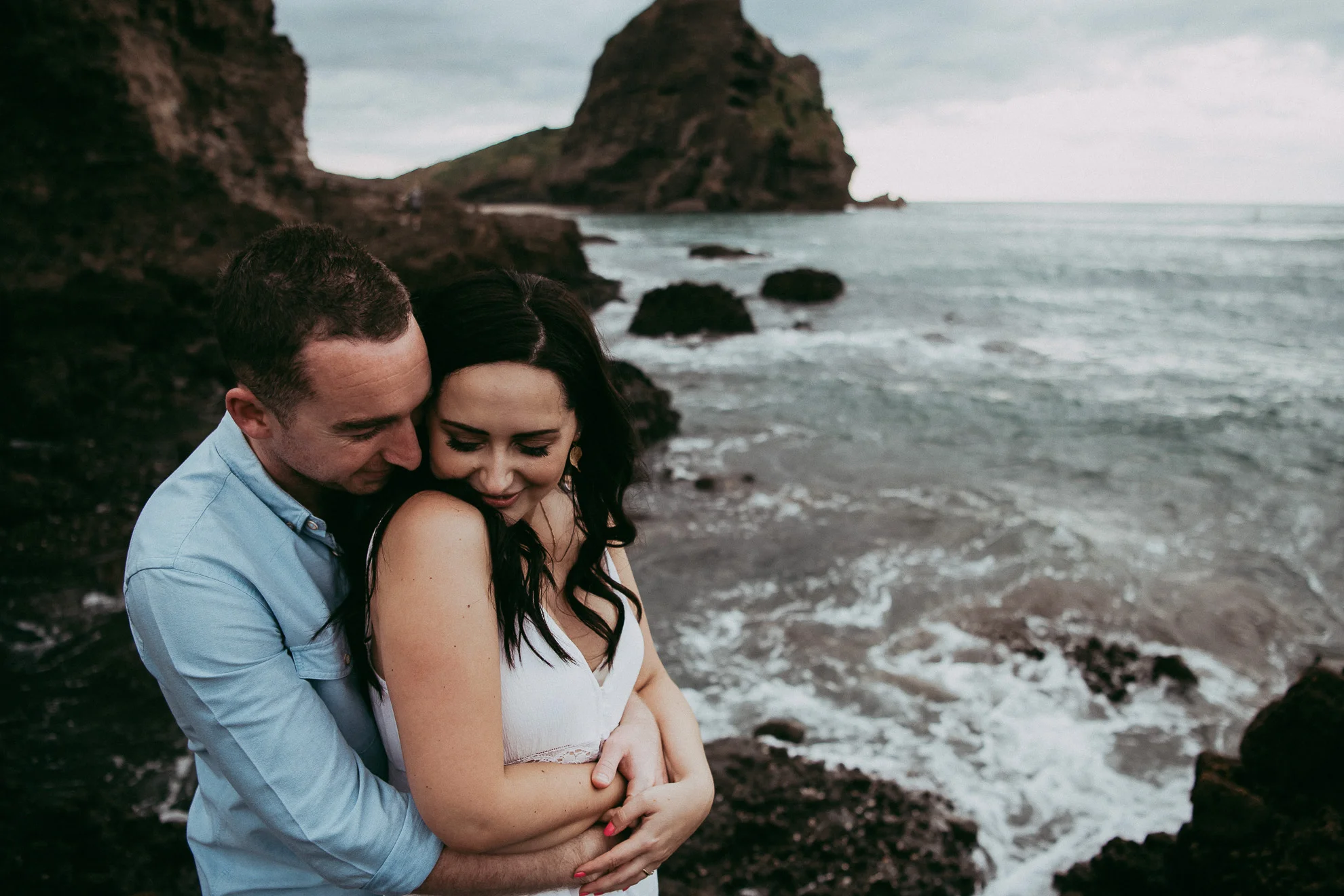 Pre-wedding | engagement session on Piha beach {West Auckland weddings photographer}