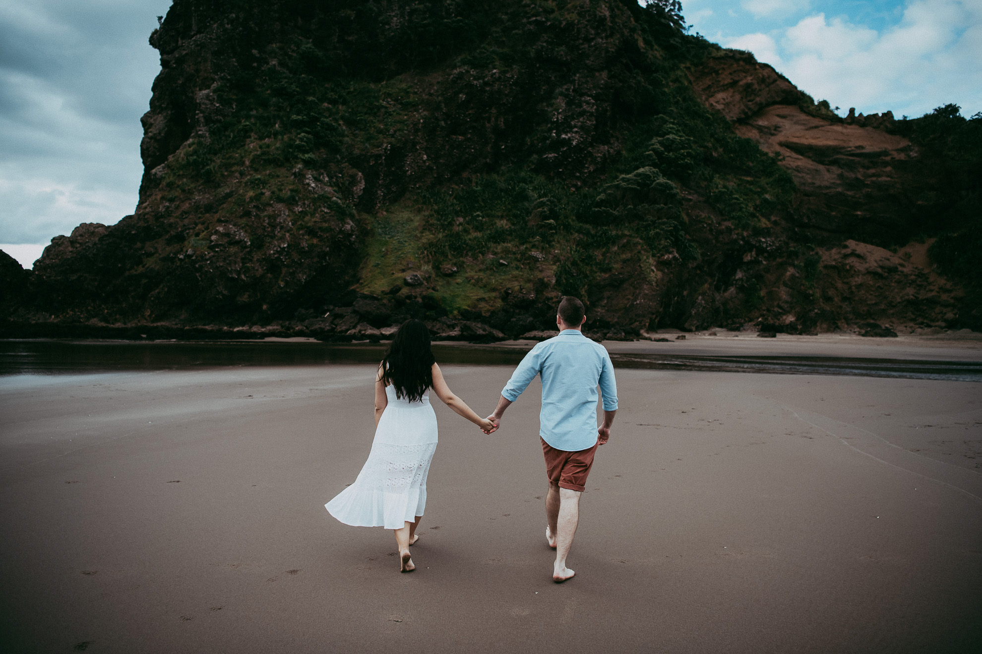 Pre-wedding | engagement session on Piha beach {West Auckland weddings photographer}