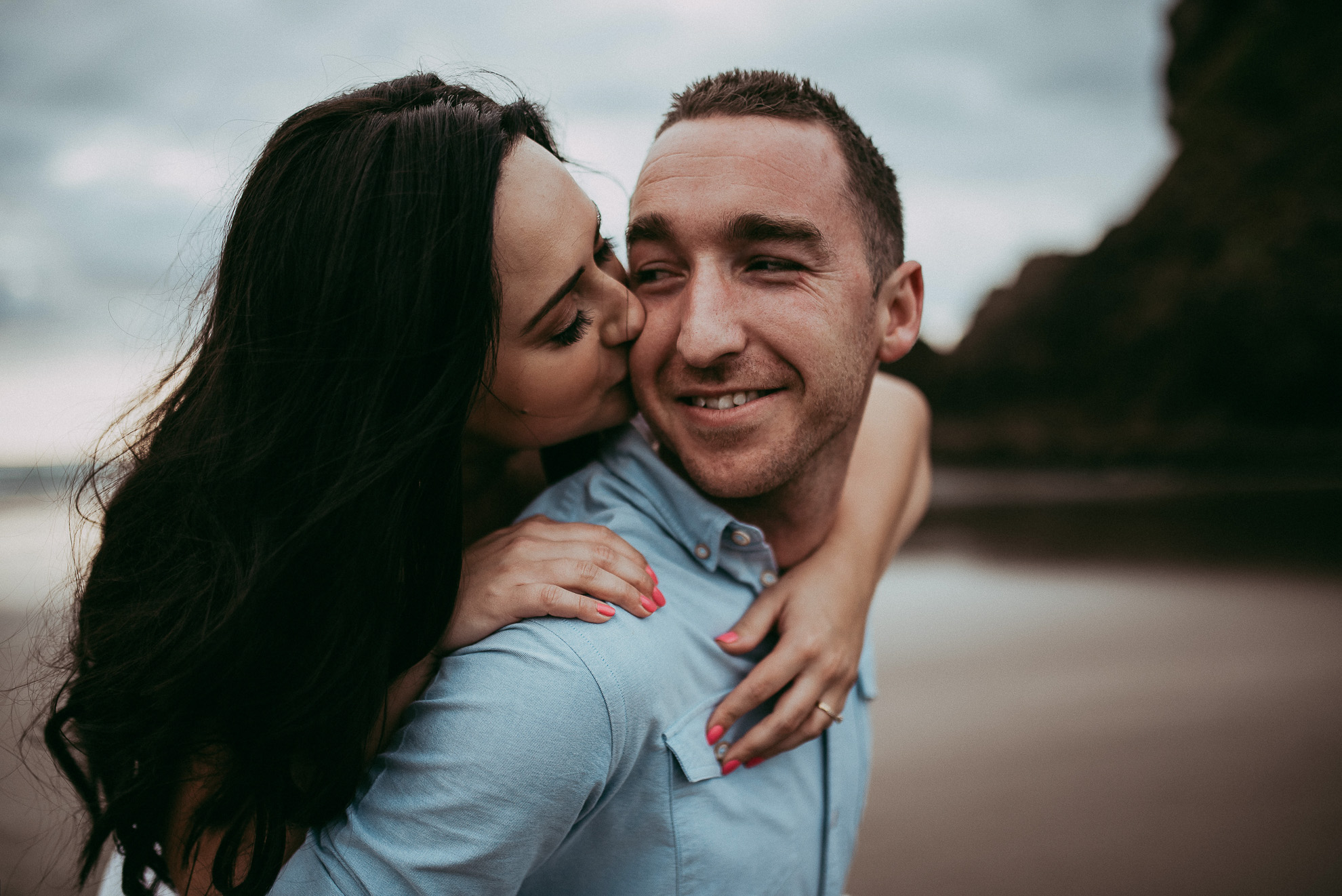 Pre-wedding | engagement session on Piha beach {West Auckland weddings photographer}