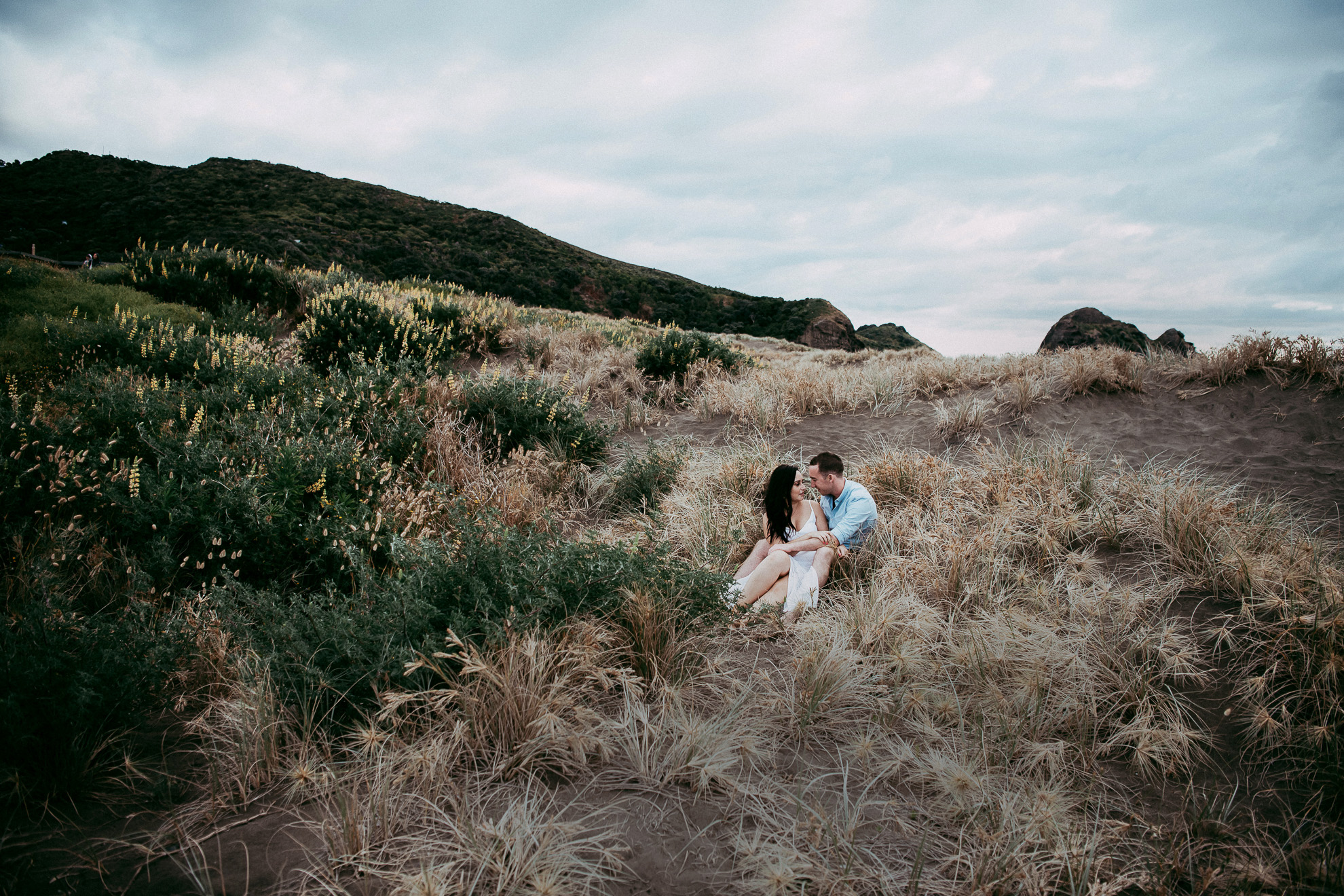 Piha Beach Pre-wedding | engagement photo shoot {West Auckland wedding photographers in New Zealand}