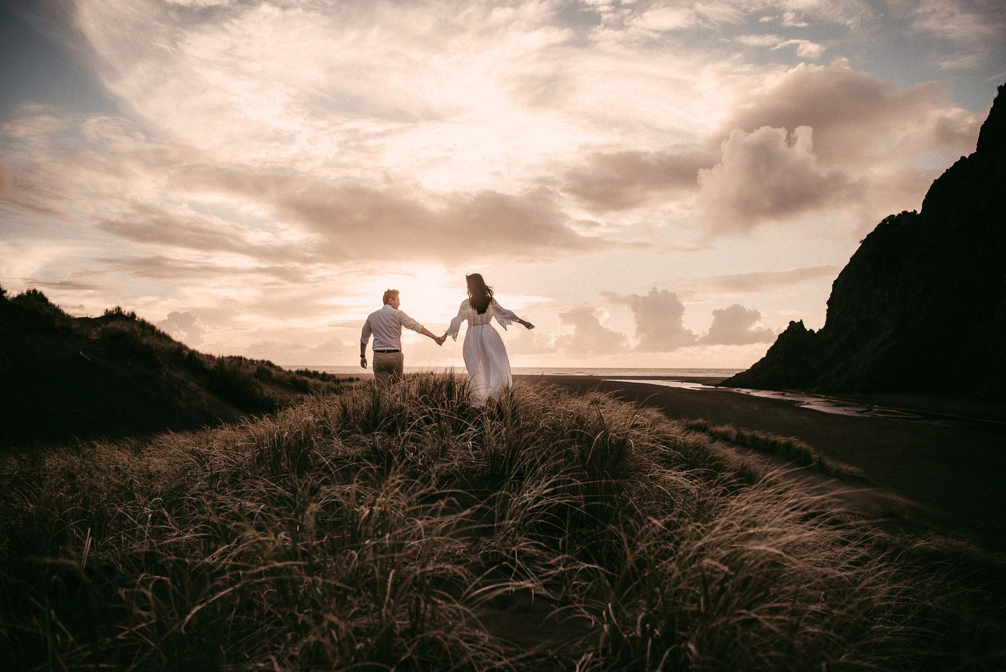 Auckland engagement - elopement photographer | Natural documentary artistic wedding photography