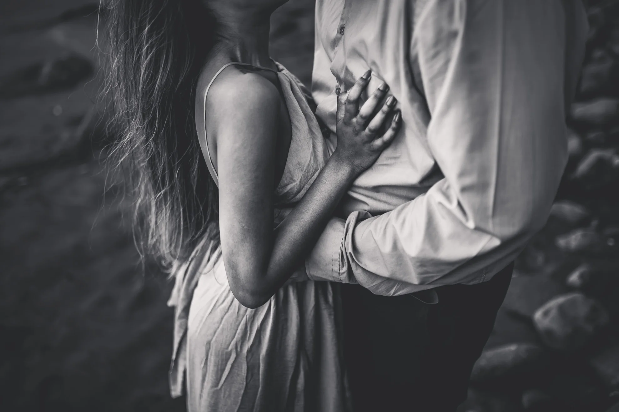Engagement photo shoot on Muriwai Beach {Auckland pre-wedding-elopement photographer}