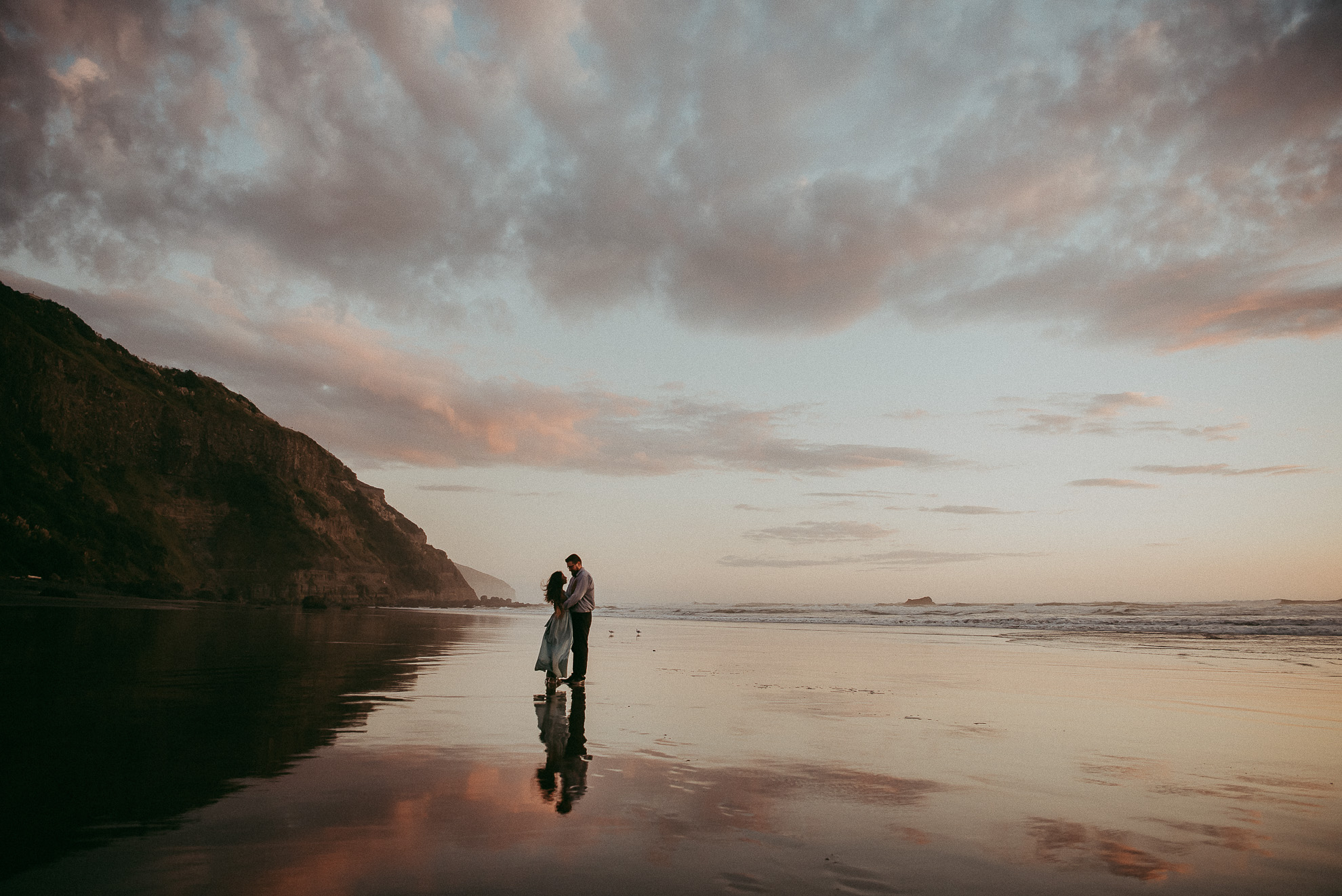 pre-wedding session on Muriwai Beach {Auckland engagement-elopement photographer}