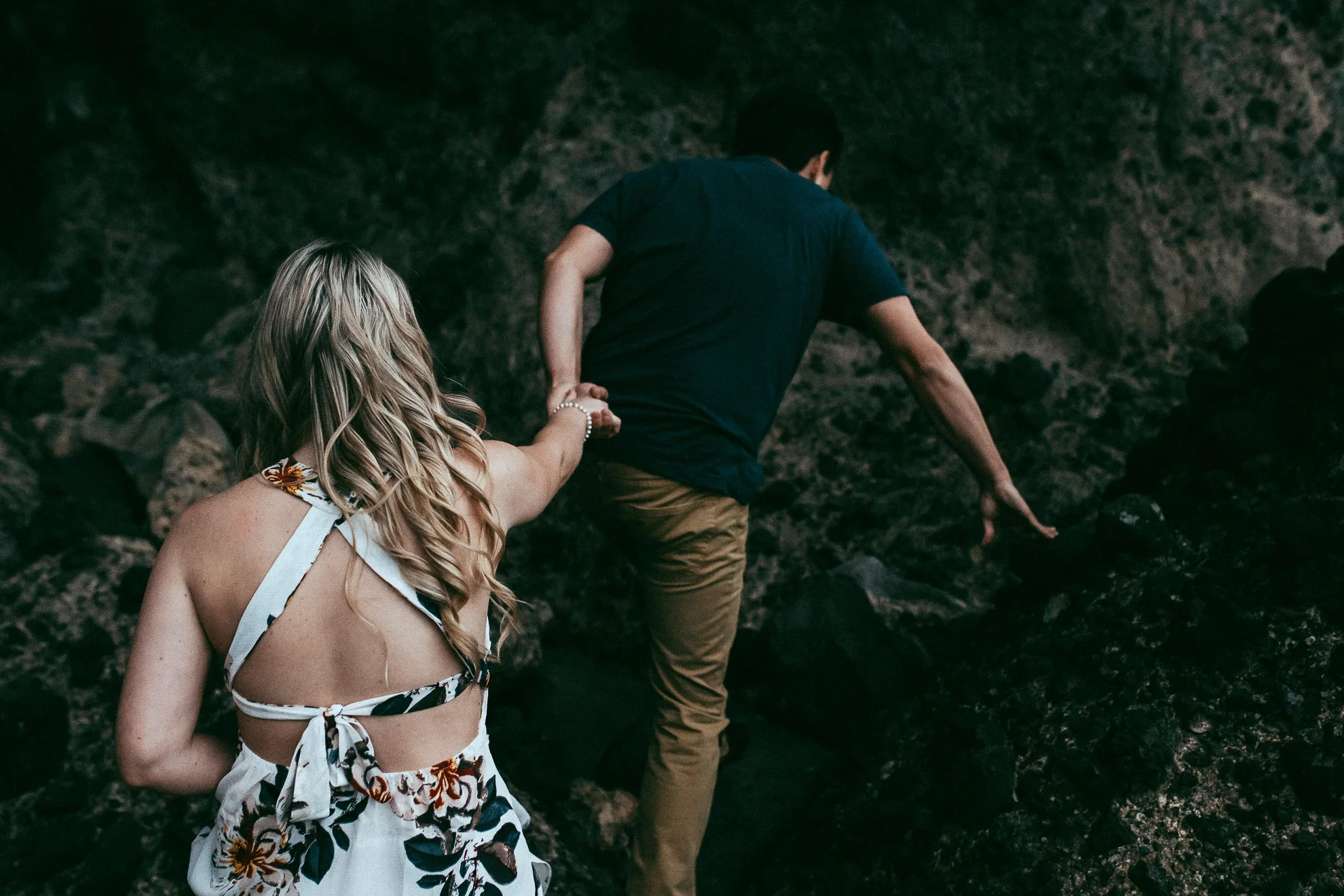 Piha Beach engagement session {Auckland pre-wedding photographer}