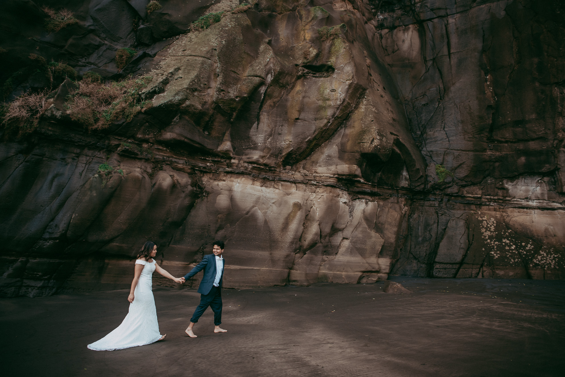 Muriwai Beach {Auckland} post-wedding photo shoot {New Zealand wedding photographer}