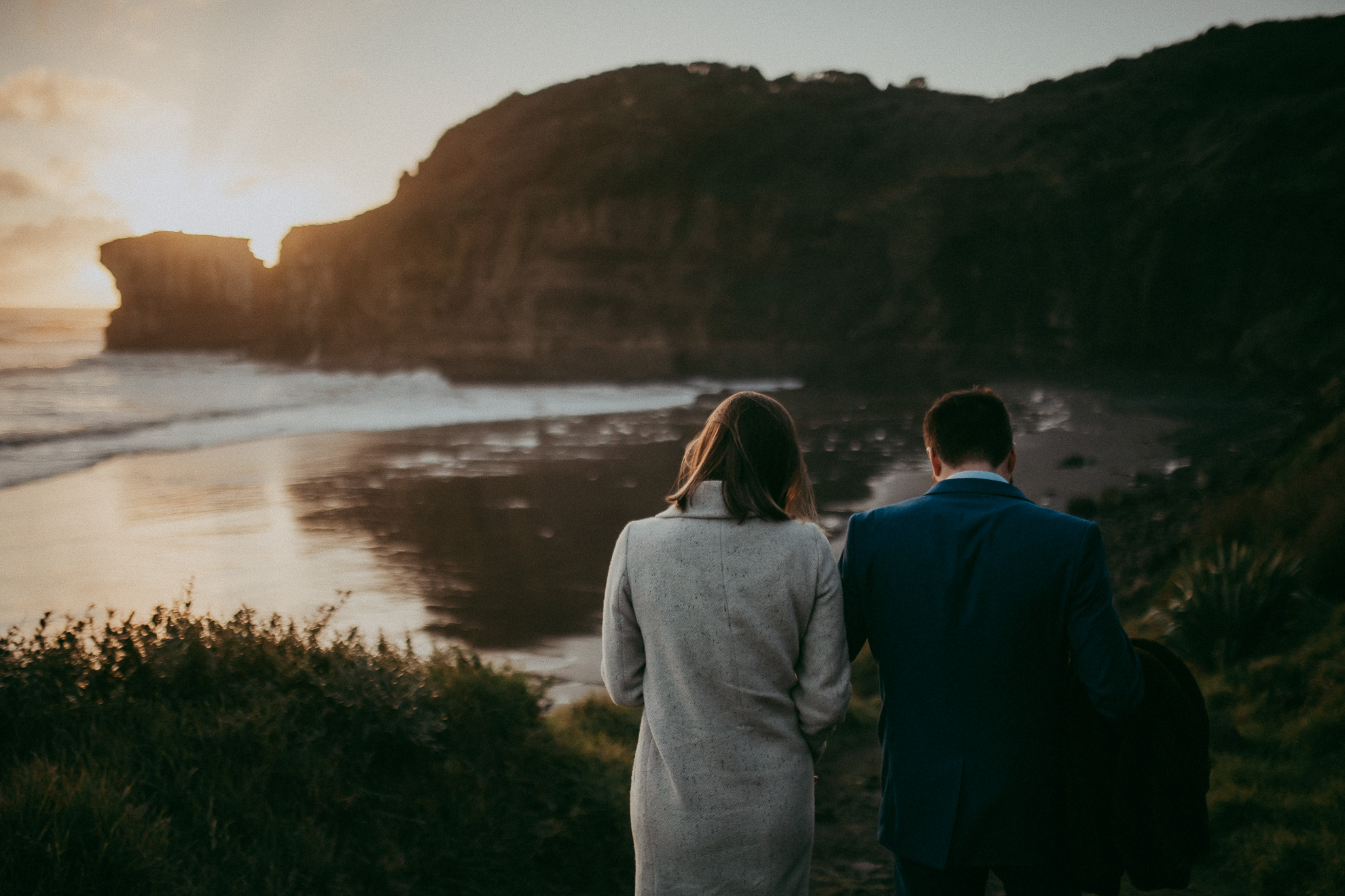 Beach pre-wedding - engagement session in New Zealand {Auckland wedding photographer}