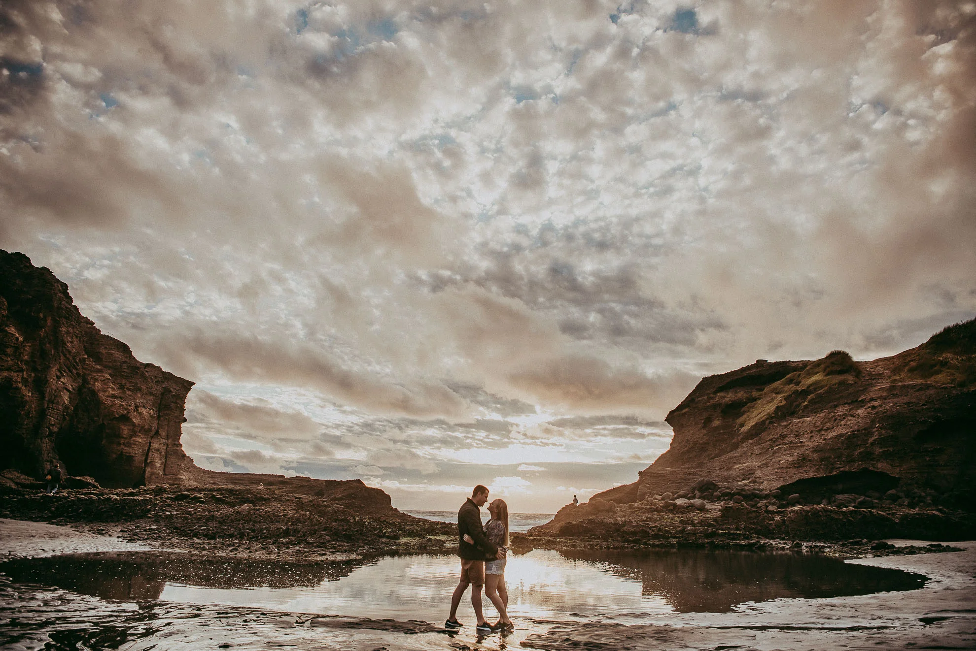 Piha - West Auckland Beach engagement photo shoot {pre-wedding photographers}