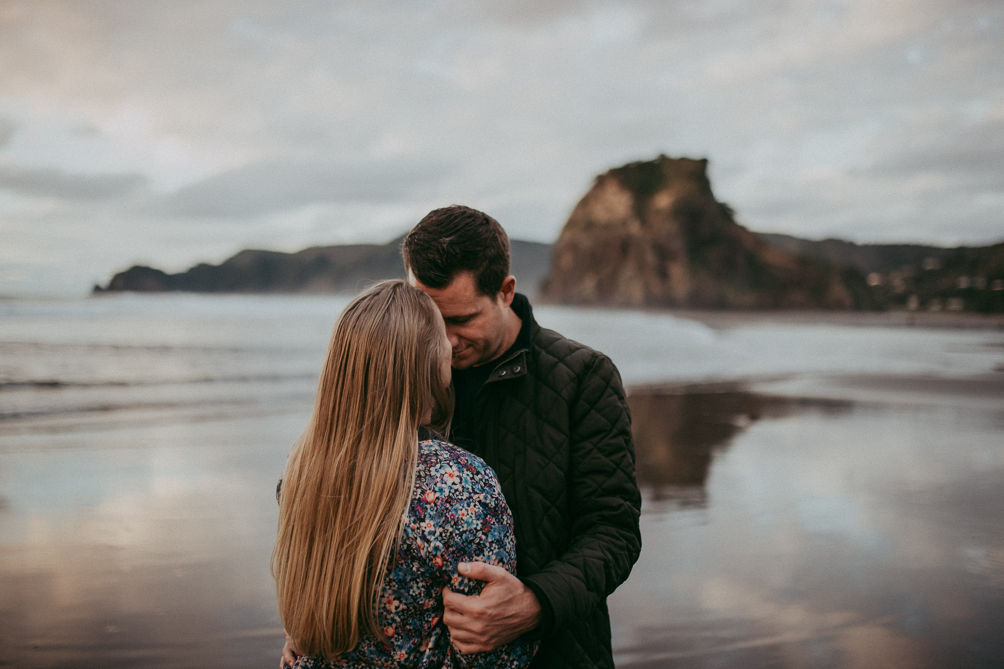 Piha - West Auckland Beach engagement photo shoot {pre-wedding photographers}