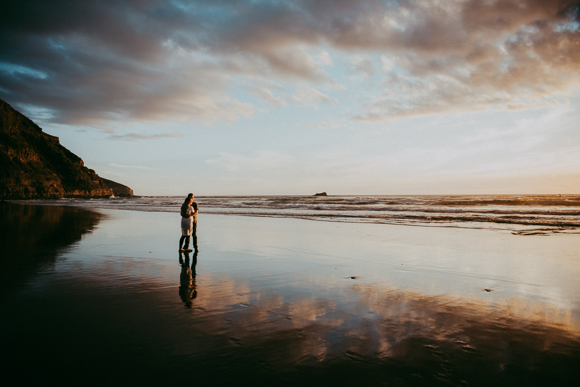 Muriwai Beach Engagement Session {Auckland pre-wedding photographers}