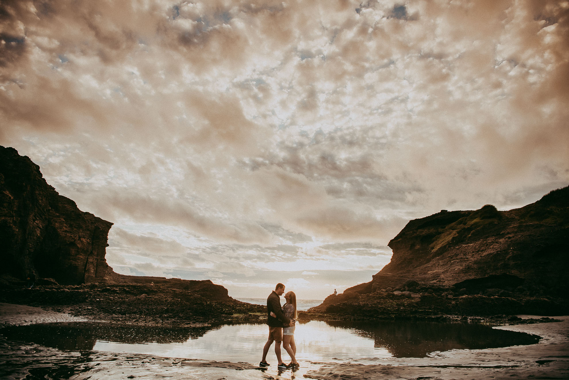 Engagement photo shoot - Piha BEACH {New Zealand pre-wedding photographer}