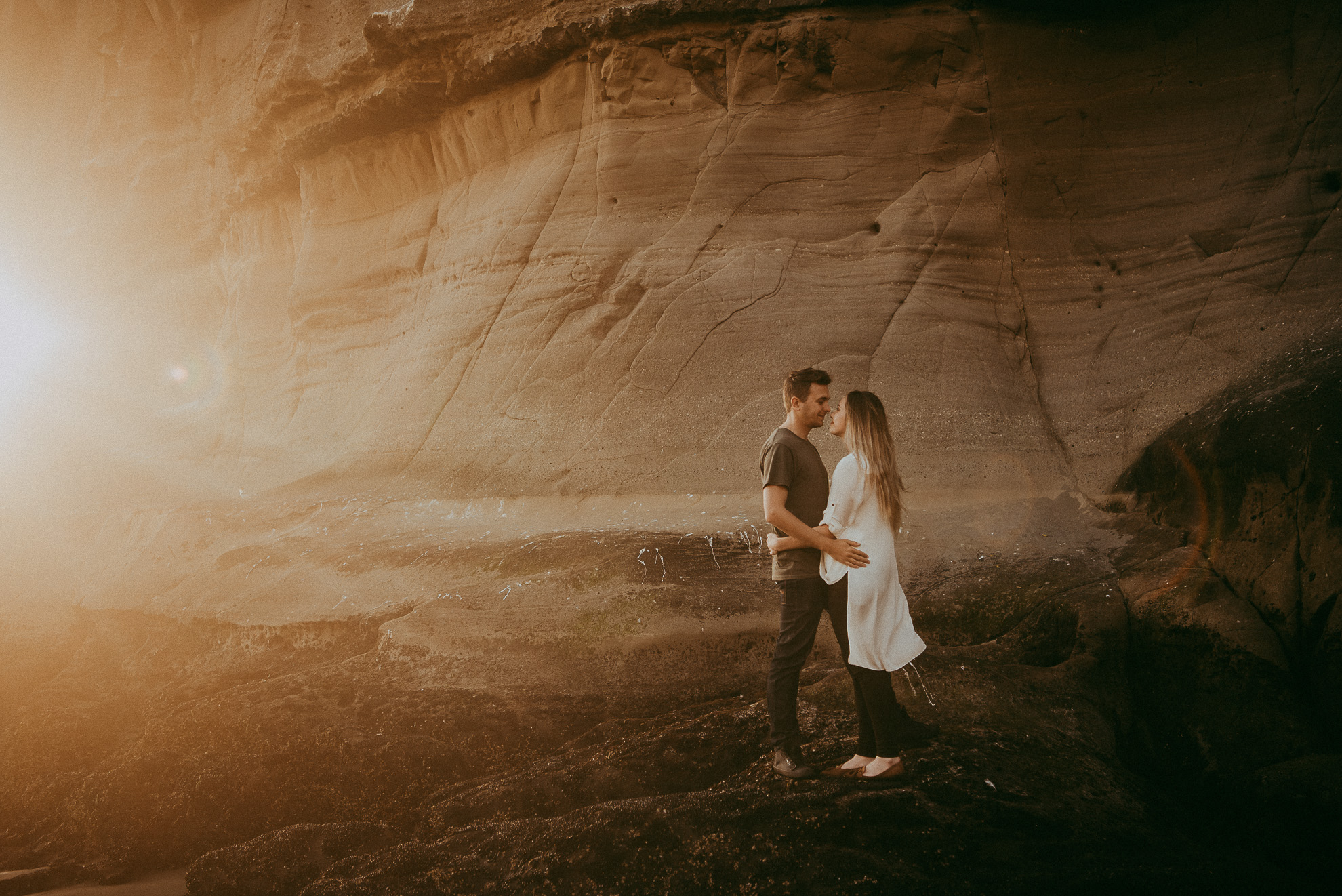 Auckland engagement session {pre-wedding photography in New Zealand} Muriwai Beach